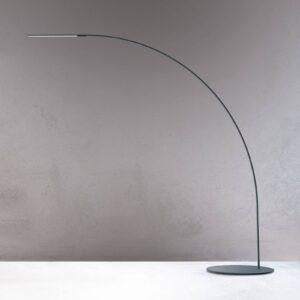 Fontana Arte Yumi – dizajnová oblúková LED lampa